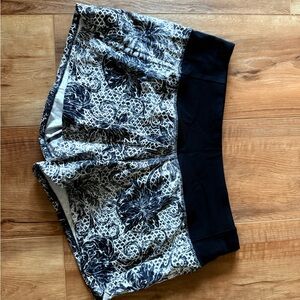 Lululemon Speed Up Shorts Size 4